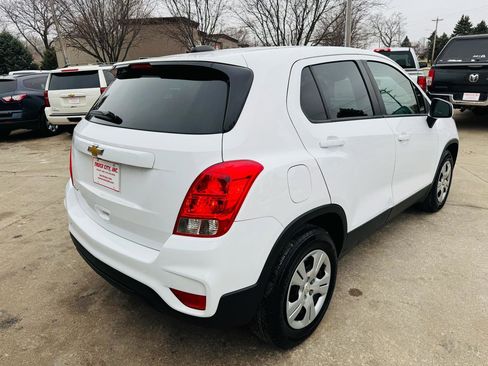 Used 2018 Chevrolet Trax LS w/ Fleet Convenience Package image 3