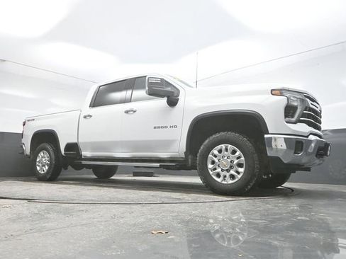 Used 2024 Chevrolet Silverado 2500 LTZ image 26