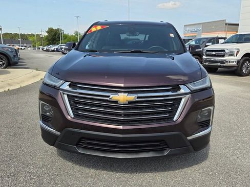 Used 2023 Chevrolet Traverse LT FWD image 2