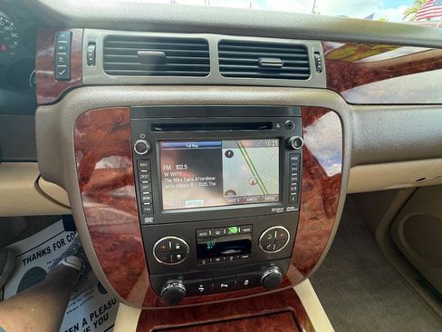 Used 2014 Chevrolet Tahoe LTZ image 13