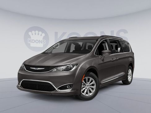 Used 2019 Chrysler Pacifica Touring Plus w/ Tire & Wheel Group FWD image 1