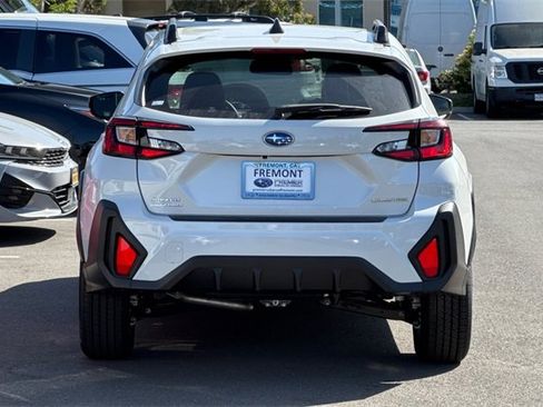 Used 2025 Subaru Crosstrek 2.0i Premium image 5