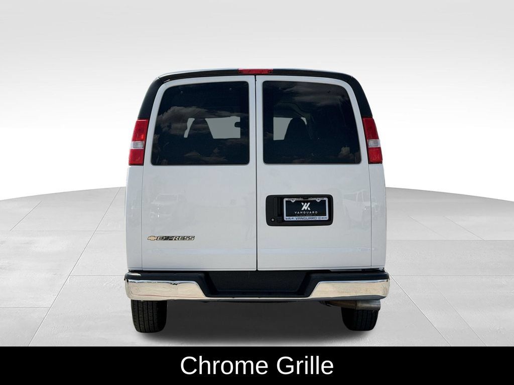 Used 2025 Chevrolet Express 3500 LT w/ LT Preferred Equipment Group RWD image 8