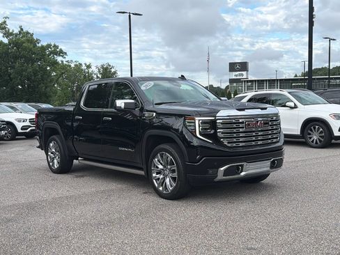 Used 2025 GMC Sierra 1500 Denali w/ Denali Reserve Package AWD/4WD image 1