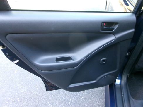 Used 2006 Pontiac Vibe w/ Security Package image 36