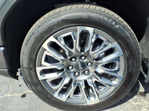 Used 2024 GMC Sierra 1500 Denali Ultimate AWD/4WD image 7