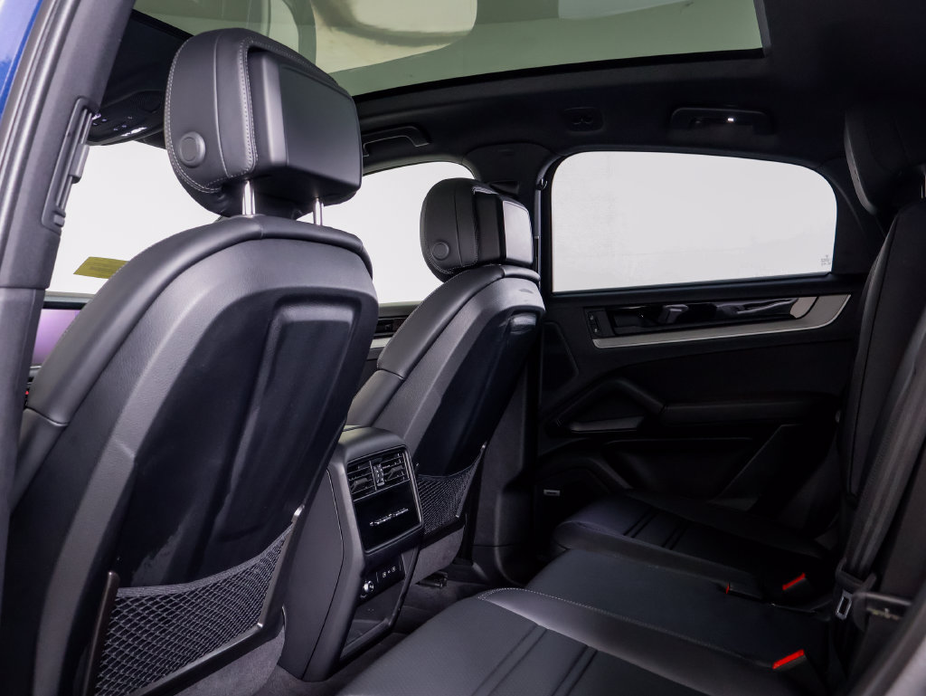 Certified 2026 Porsche Cayenne S AWD/4WD image 8