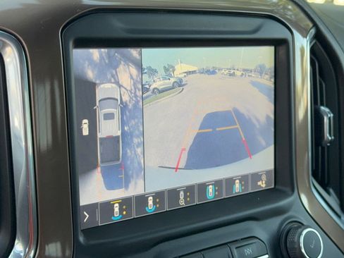 Certified 2019 Chevrolet Silverado 1500 High Country w/ High Country Premium Package AWD/4WD image 24