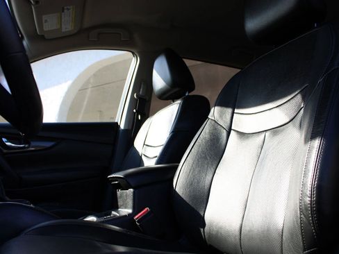 Used 2018 Nissan Rogue SL image 14