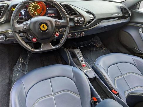 Used 2018 Ferrari 488 GTB RWD image 16