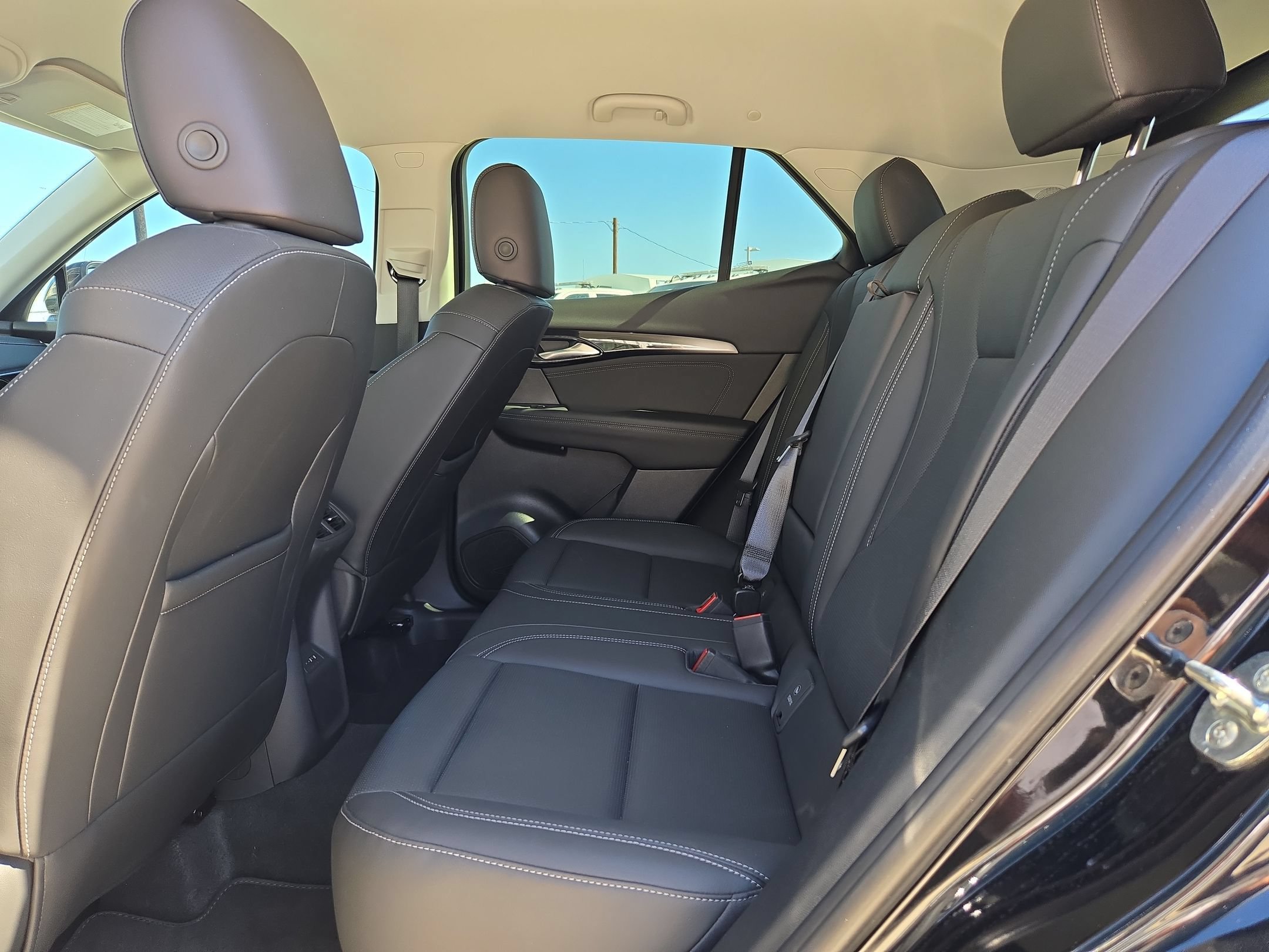 Used 2025 Buick Envision Preferred AWD/4WD image 13