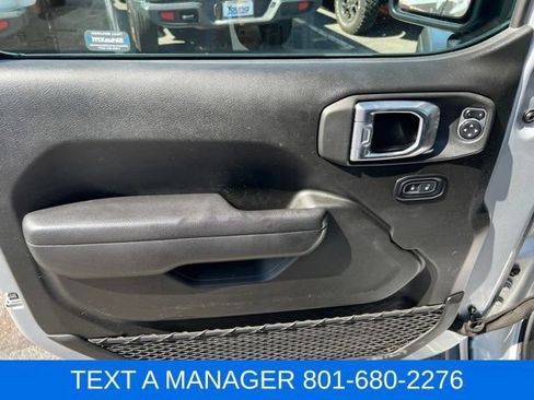 Used 2024 Jeep Wrangler Unlimited Rubicon AWD/4WD image 19