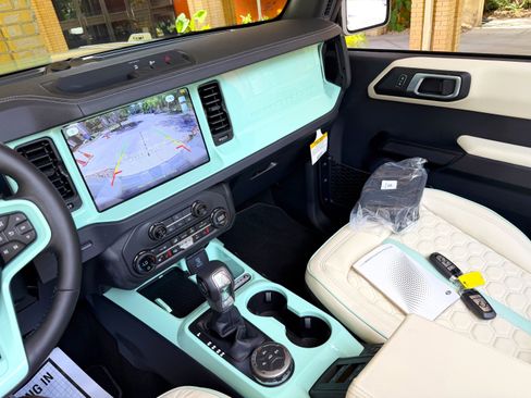 Used 2025 Ford Bronco Outer Banks AWD/4WD image 33