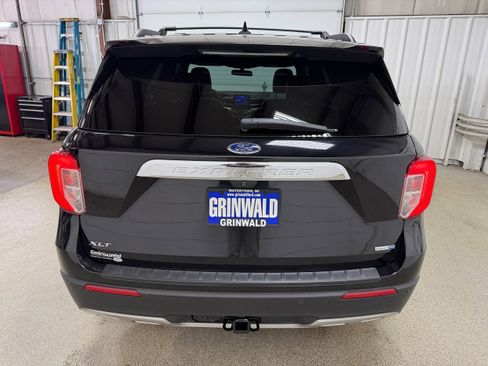 Certified 2020 Ford Explorer XLT w/ Equipment Group 202A image 28