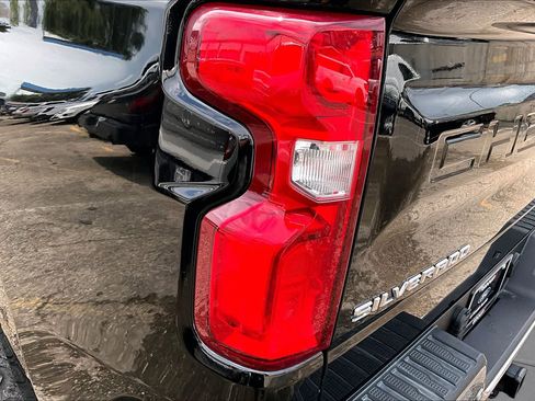 Used 2020 Chevrolet Silverado 1500 LTZ w/ LTZ Plus Package AWD/4WD image 28