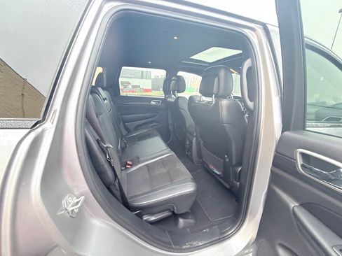Used 2020 Jeep Grand Cherokee Altitude image 12