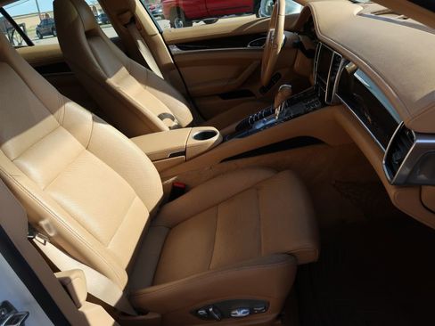 Used 2016 Porsche Panamera S image 11