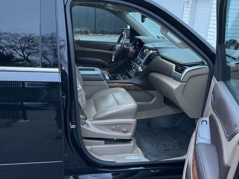 Used 2015 Chevrolet Suburban LTZ image 6