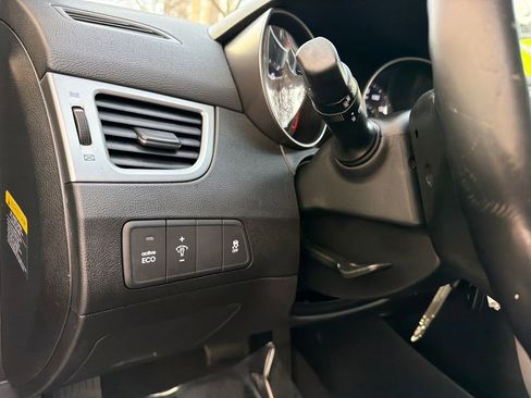 Used 2015 Hyundai Elantra SE w/ Option Group 03 image 29