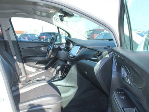 Used 2019 Buick Encore Sport Touring image 11