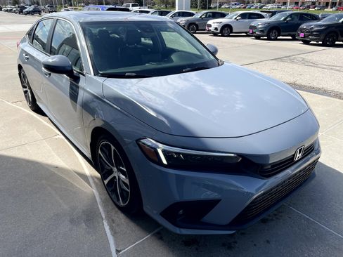 Used 2024 Honda Civic Touring image 4