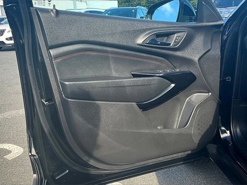 Used 2024 Chevrolet Trax RS w/ Sunroof Package image 16