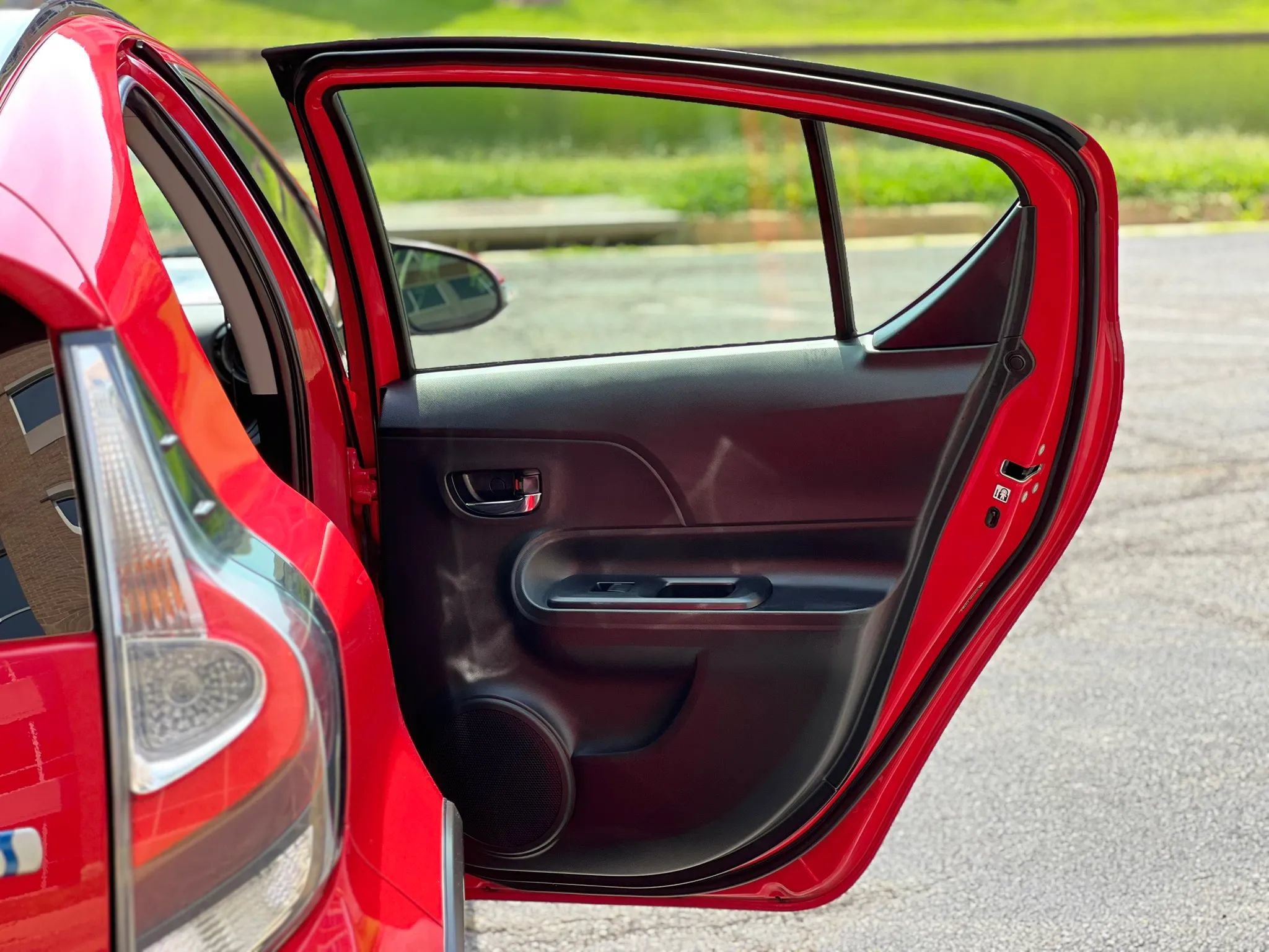 Used 2018 Toyota Prius C Two FWD image 36