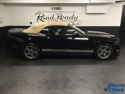 Used 2012 Ford Mustang Premium image 12