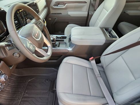 New 2026 GMC Sierra 1500 SLT image 8
