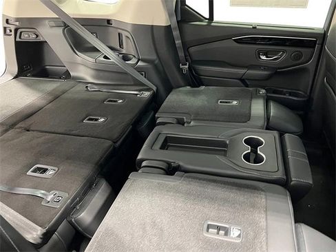 New 2025 Honda Pilot Touring image 34