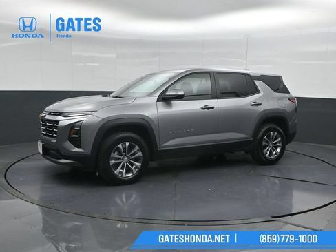 Used 2025 Chevrolet Equinox LT AWD/4WD image 7