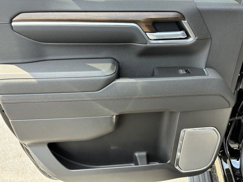 New 2026 Chevrolet Silverado 1500 High Country w/ High Country Premium Package AWD/4WD image 17