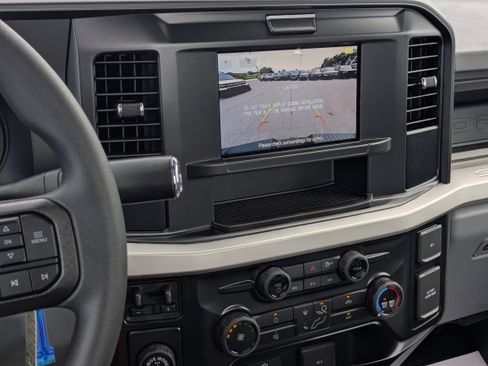 New 2026 Ford F250 XL w/ XL Chrome Package image 25