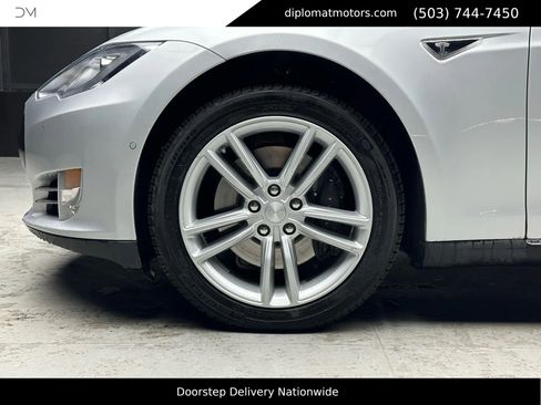 Used 2015 Tesla Model S 90D image 39