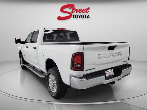 Used 2026 RAM 2500 Big Horn AWD/4WD image 2