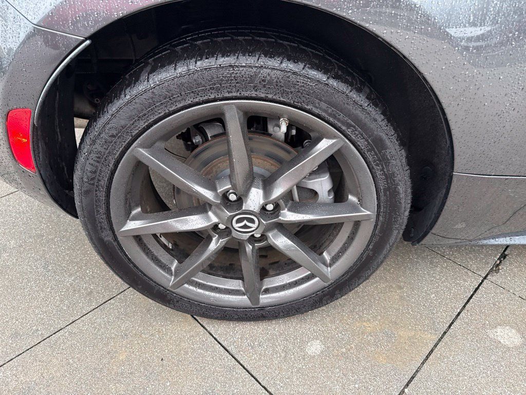 Used 2018 MAZDA MX-5 Miata RF Club RWD image 17