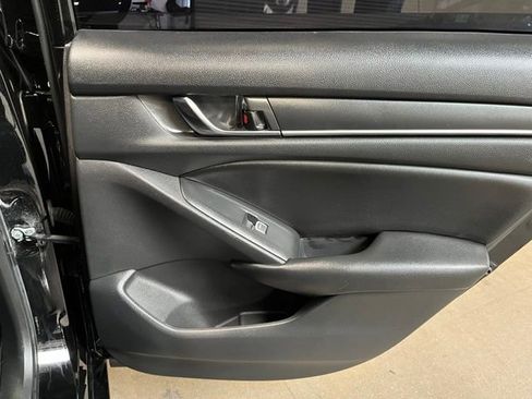 Used 2019 Honda Accord LX image 13