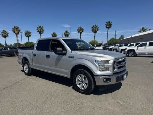 Used 2017 Ford F150 XLT w/ Trailer Tow Package image 12
