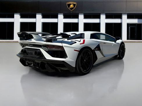 Used 2019 Lamborghini Aventador SVJ image 47