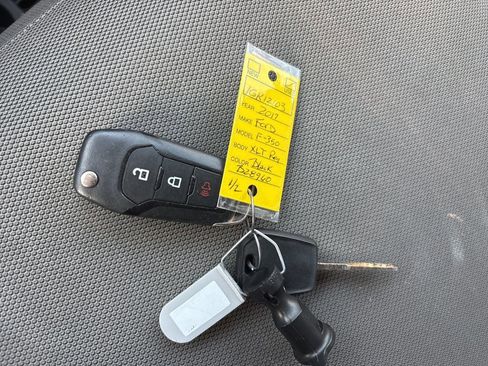 Used 2017 Ford F250 XLT w/ FX4 Off-Road Package image 12