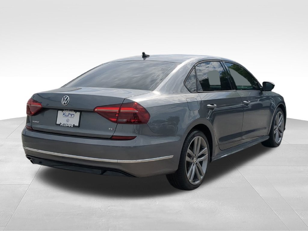 Used 2018 Volkswagen Passat 2.0T R-Line w/ R-Line Lighting Package FWD image 3