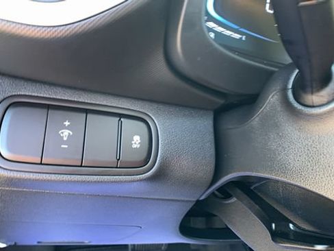 Certified 2026 Hyundai Venue SEL FWD image 11