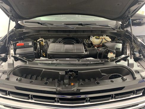 Used 2021 Chevrolet Suburban LT RWD image 9