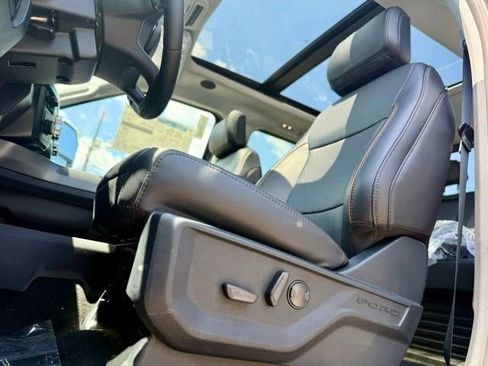 New 2025 Ford F250 Lariat w/ Lariat Ultimate Package image 15