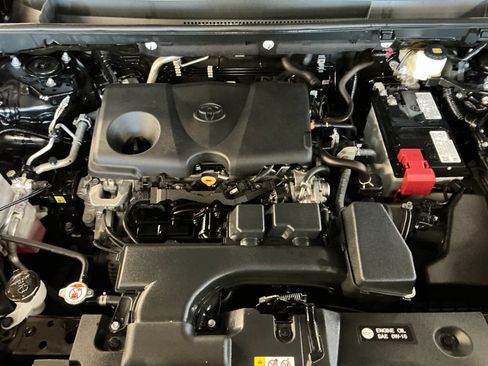 Certified 2025 Toyota RAV4 XLE AWD/4WD image 9