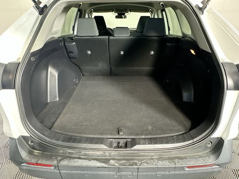Used 2020 Toyota RAV4 XLE FWD image 30