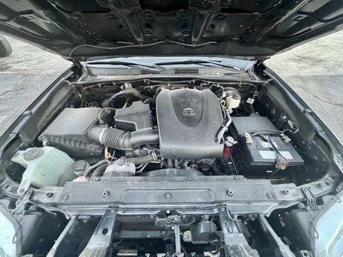 Used 2020 Toyota Tacoma SR5 image 19