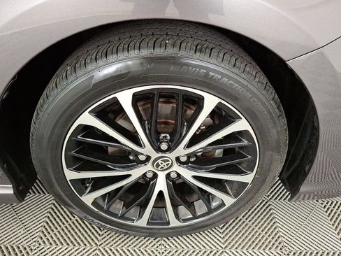 Used 2020 Toyota Camry SE w/ Cold Weather Package AWD/4WD image 19