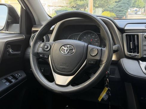 Used 2015 Toyota RAV4 XLE AWD/4WD image 28