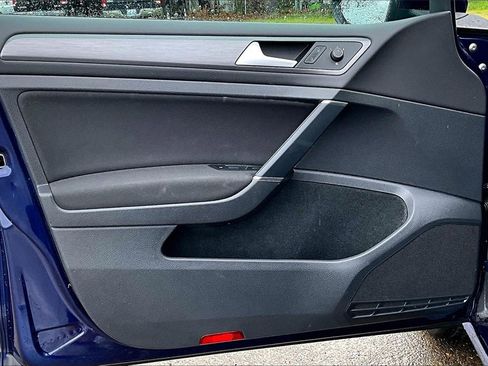 Used 2019 Volkswagen e-Golf SE image 23